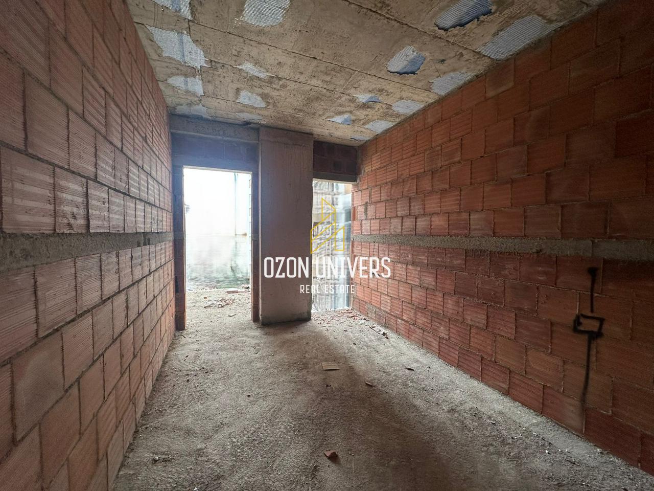 Apartament 1+1 për shitje tek ish Fusha e Aviacionit !