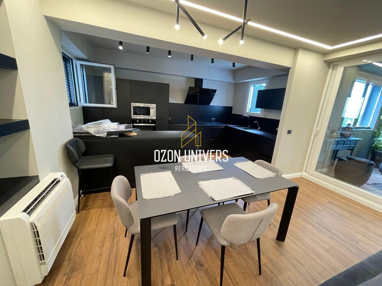 Apartament 3+1+2 Poste Parkimi për Shitje tek Long Hill Residence, Lundër!