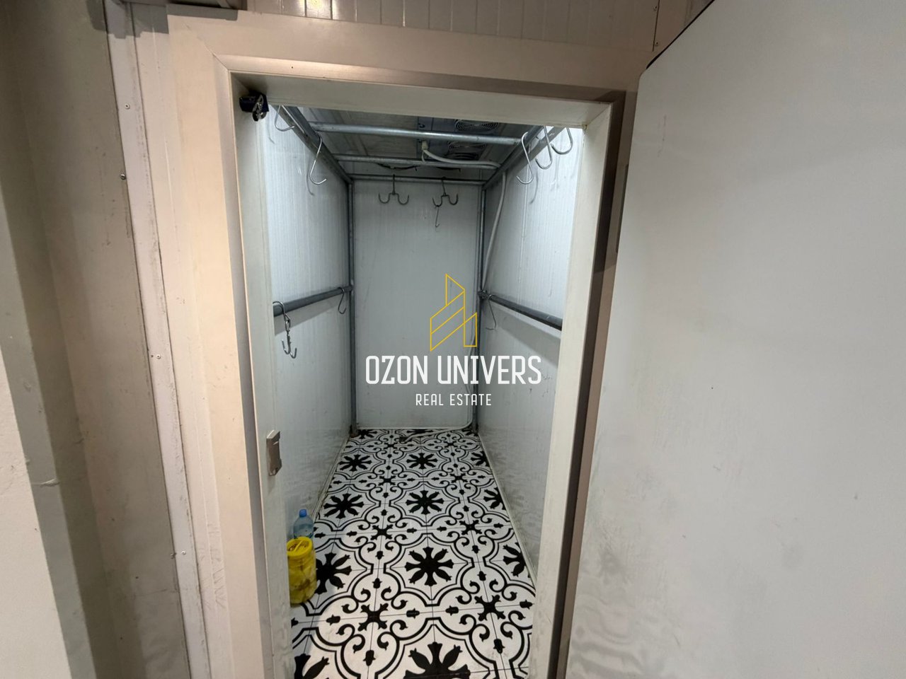 Ambient Biznesi në Shitje, Rruga 5 Maji!