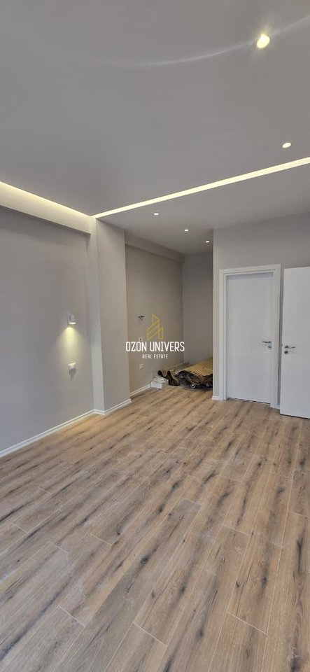 Apartament 2+1 për Qira, tek Komuna e Parisit!