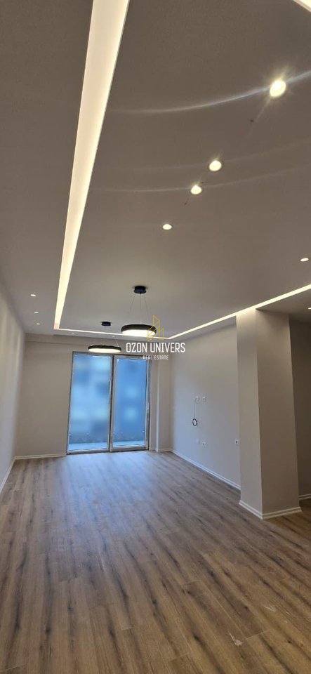 Apartament 2+1 për Qira, tek Komuna e Parisit!