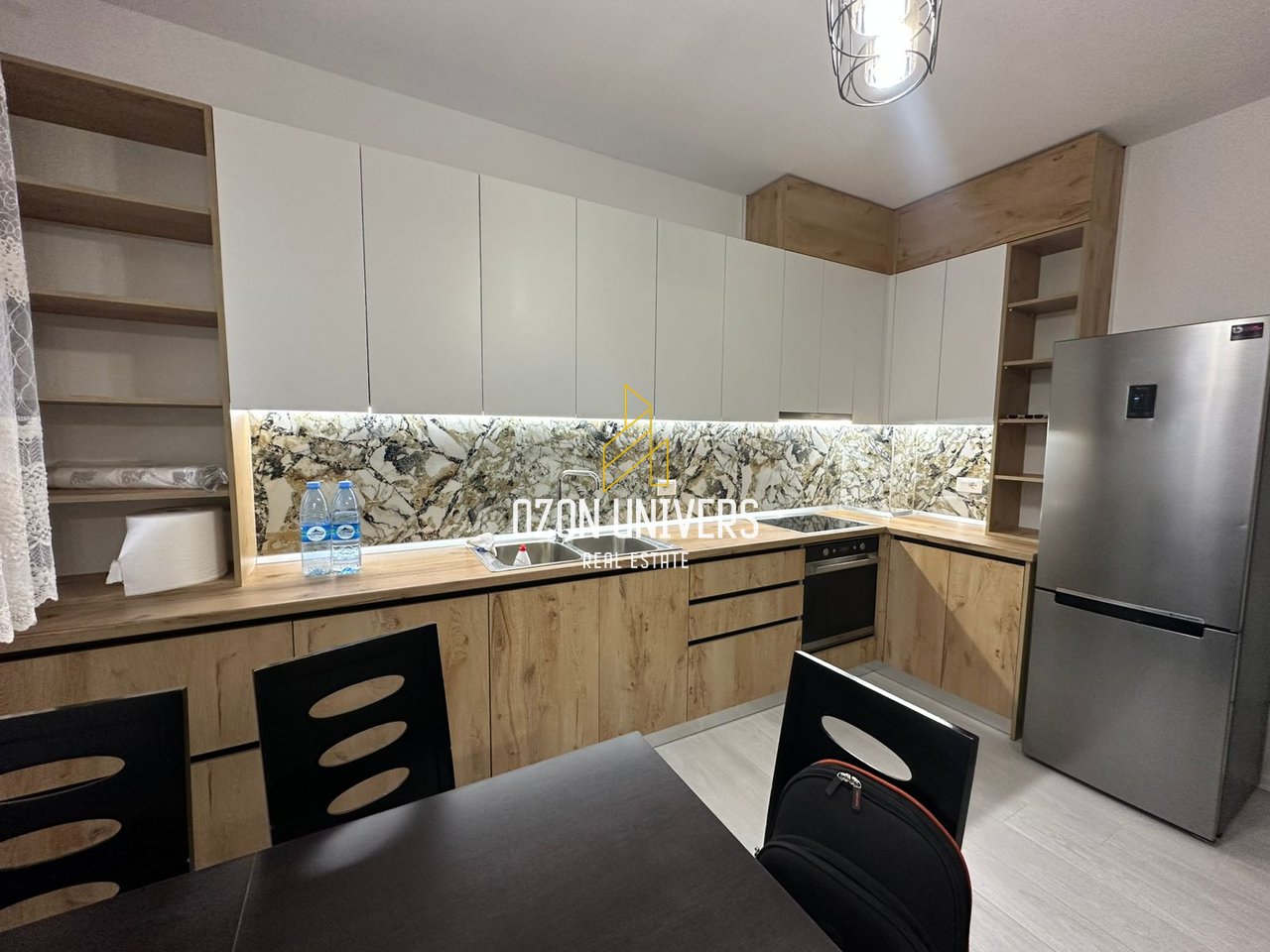 Apartament 2+1+parkim për qira, tek River Residence Astir!