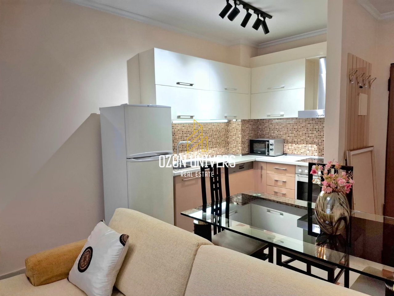 Apartament 1+1+Verandë për qira tek Kopshti Zoologjik!