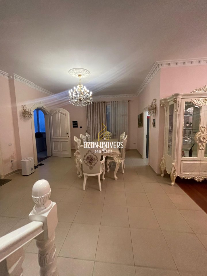 Vilë buzë detit për shitje ose qira, në Qerret!