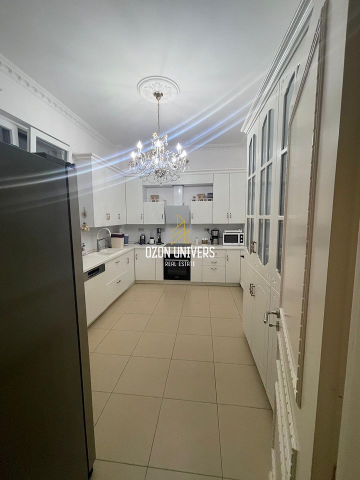 Vilë buzë detit për shitje ose qira, në Qerret!