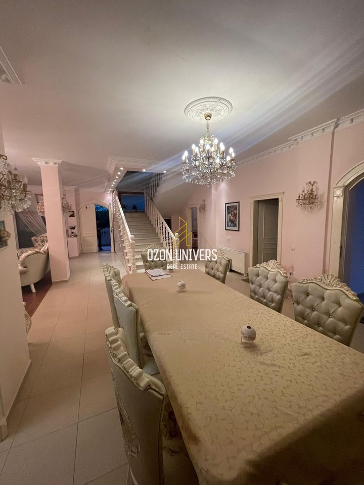 Vilë buzë detit për shitje ose qira, në Qerret!