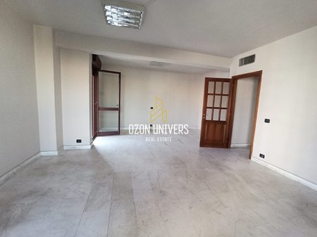 Business premises for rent in the Center, near Toptani!