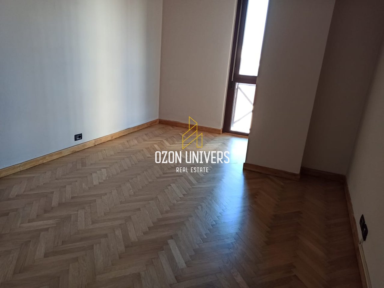 Locale commerciale in affitto nel Centro, vicino a Toptani!