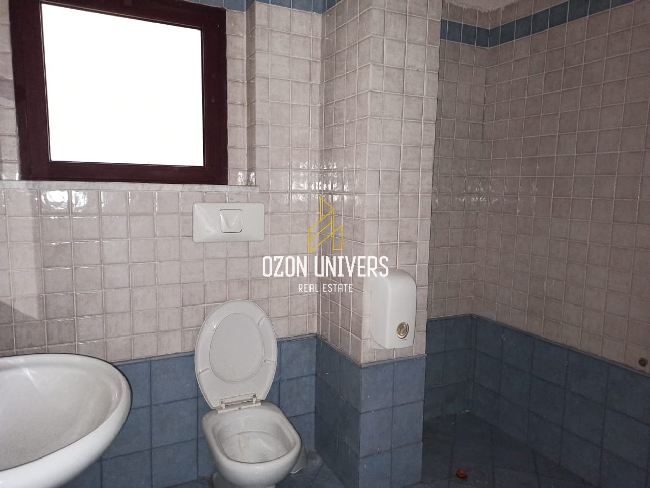 Locale commerciale in affitto nel Centro, vicino a Toptani!