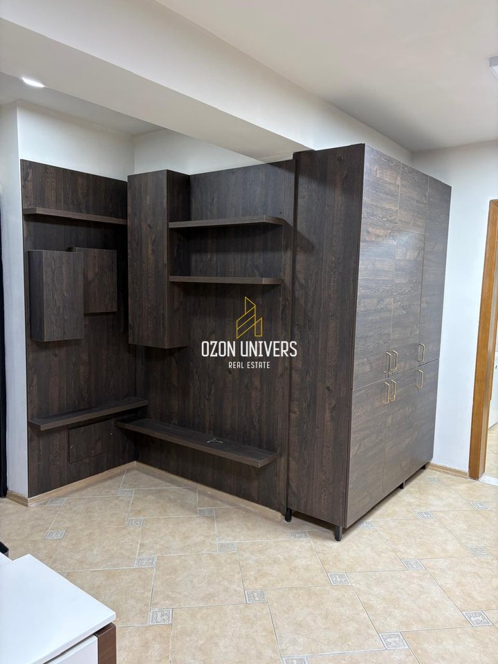 Locale commerciale in affitto a Bllok, vicino all'ex latteria!