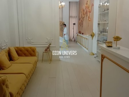 Business premises for rent, at Garden Building!