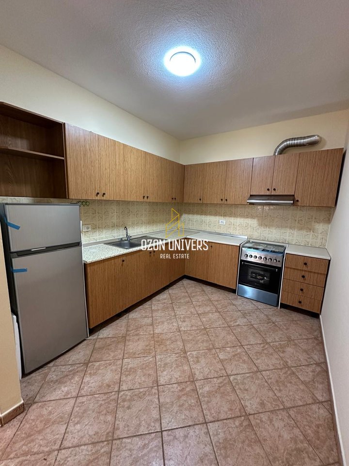 Jepet me qira apartament 2+1+2, tek Komuna e Parisit!