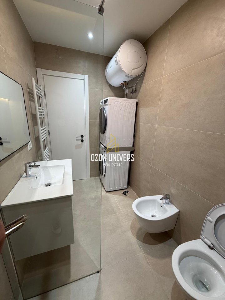 Apartament 1+1 me qira, tek Komuna e Parisit!