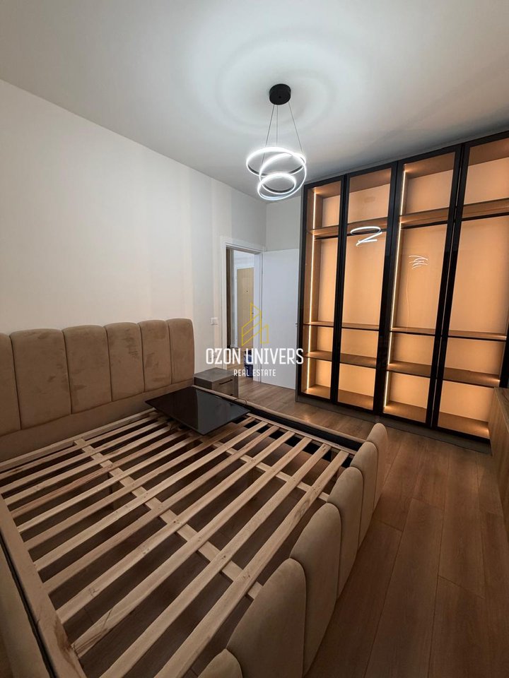 Apartament 1+1 me qira, tek Komuna e Parisit!