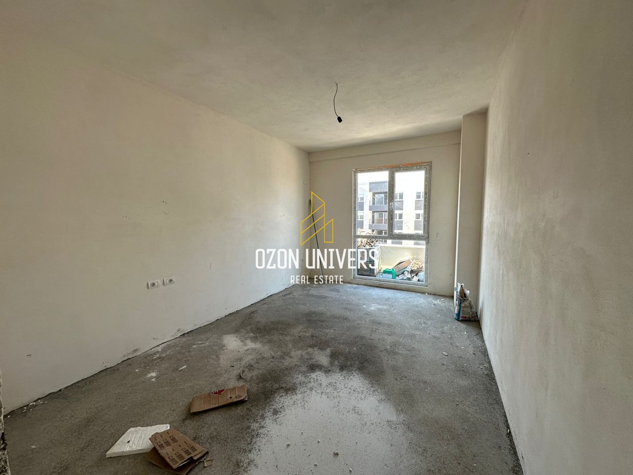 Apartament 2+1+verandë për shitje në Paskuqan !