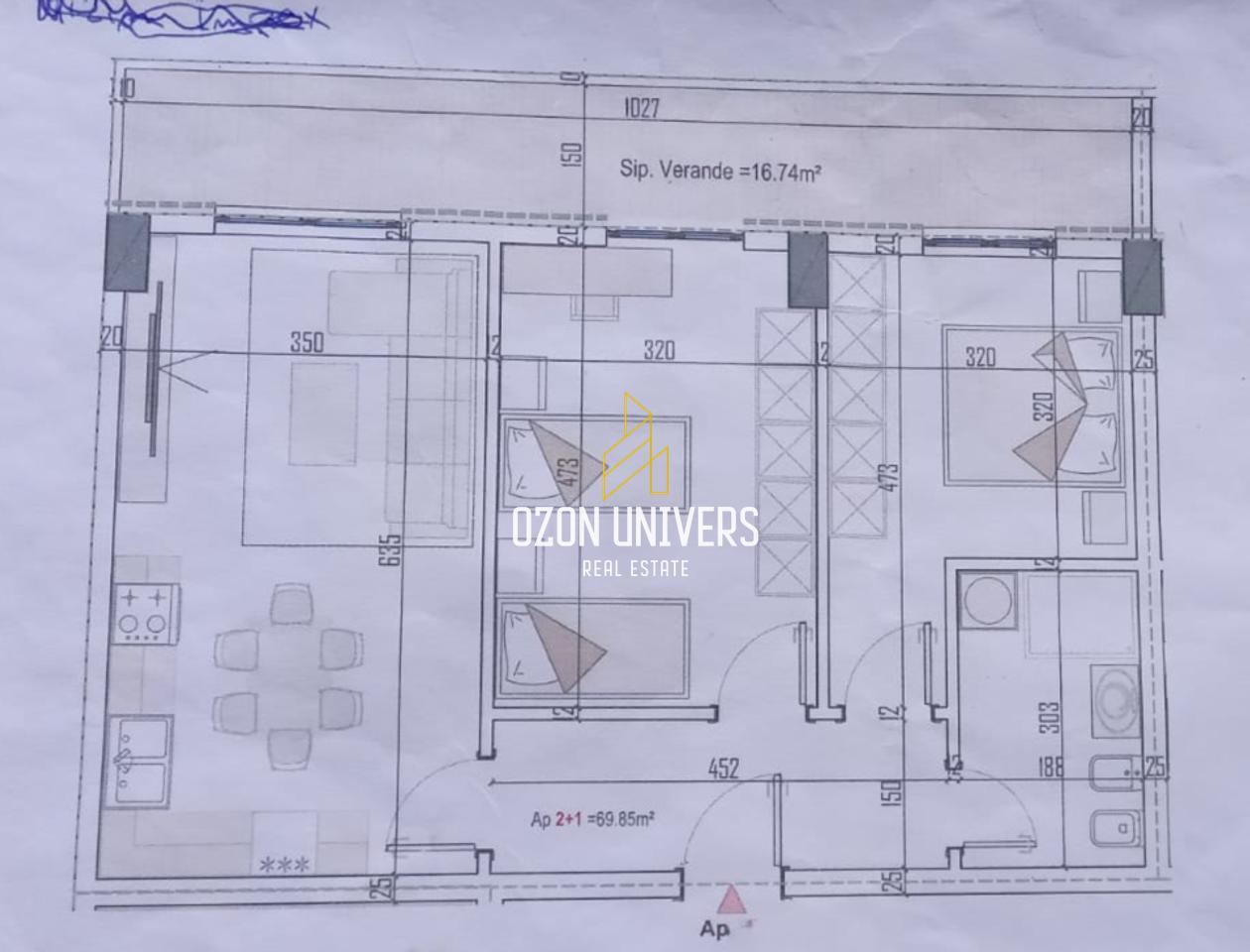 Apartament 2+1+verandë për shitje në Paskuqan !