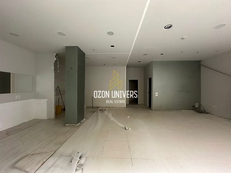 Locale commerciale in affitto presso il Lago Secco!