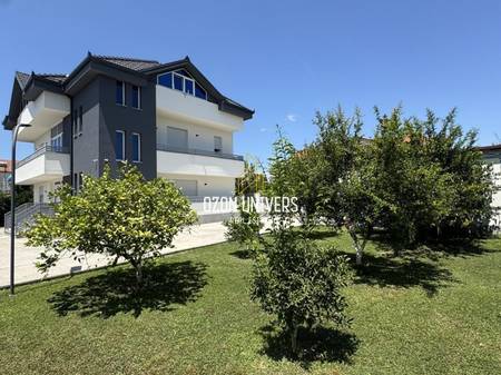 Vilë për qira, pranë Univers City,Laknas!