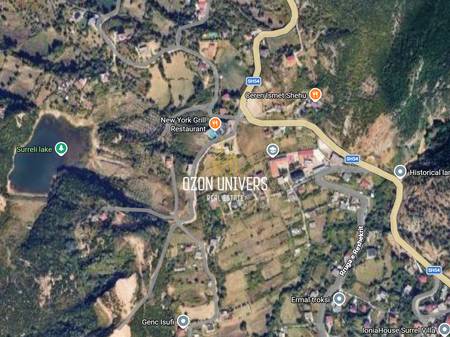 Shitet Tokë në Surrel