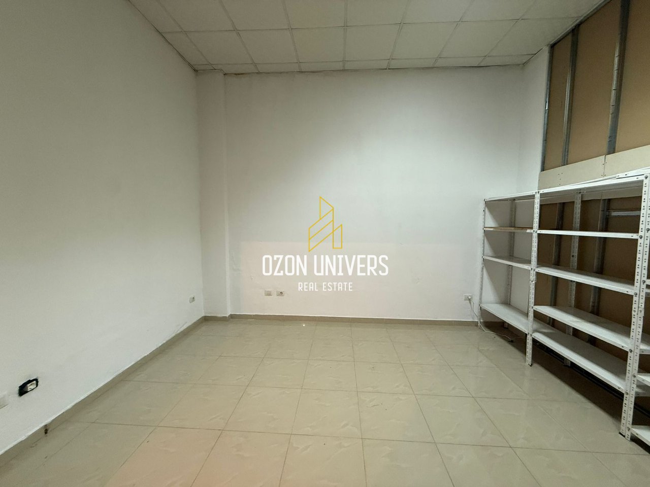 Business premises for rent, near Globe on Kavaja Street!