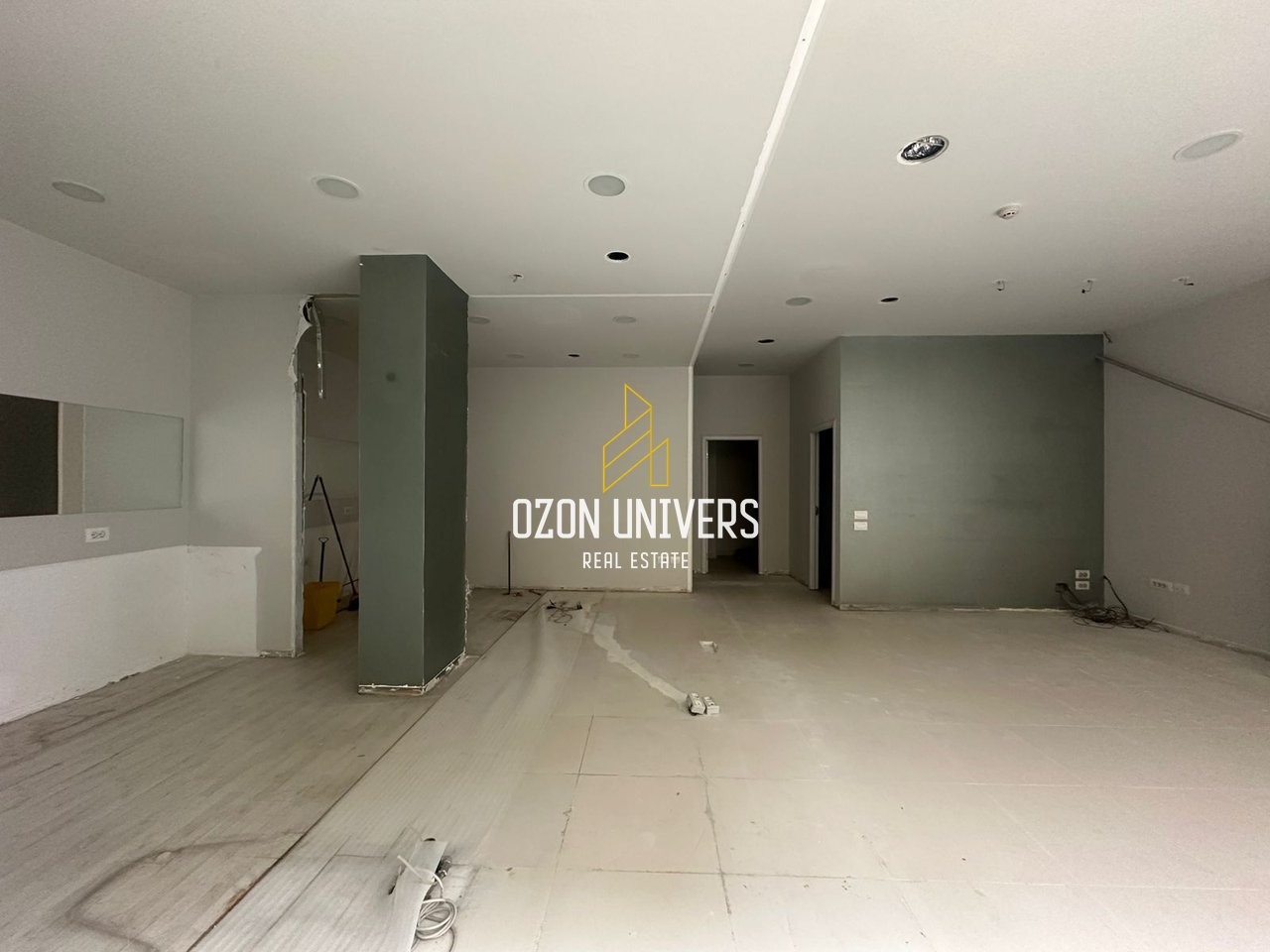 Business premises for rent at the Dry Lake!