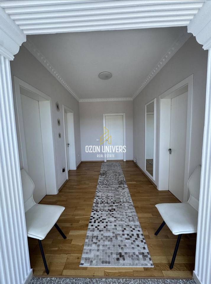 Vilë për qira, pranë Univers City,Laknas!