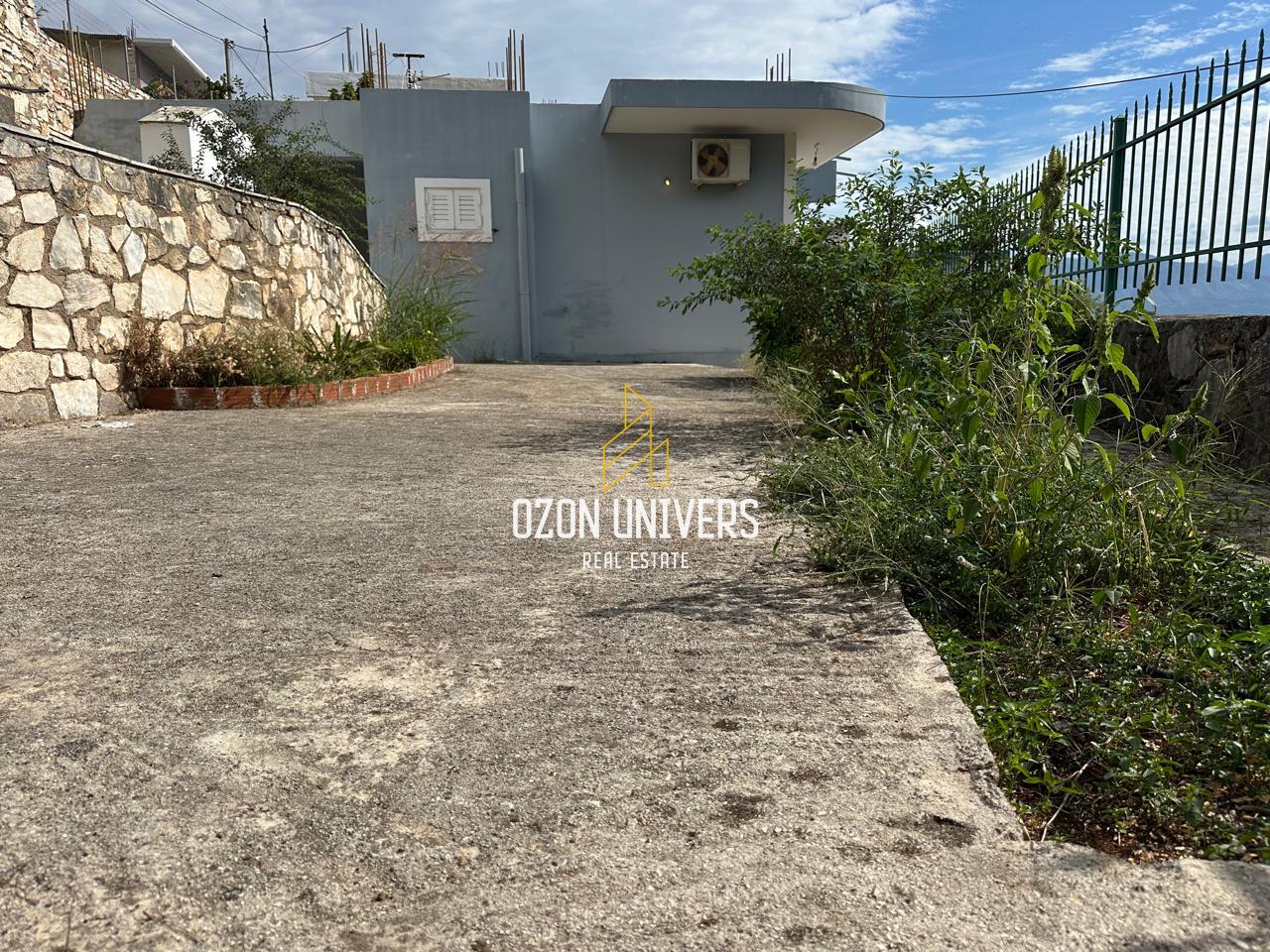 Shtëpi 2+1 në shitje, në Sarandë