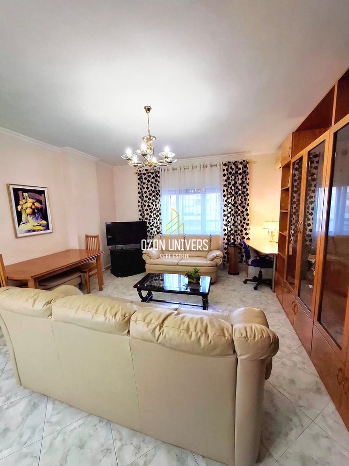 Apartament 1+1 për qira tek Komuna e Parisit!