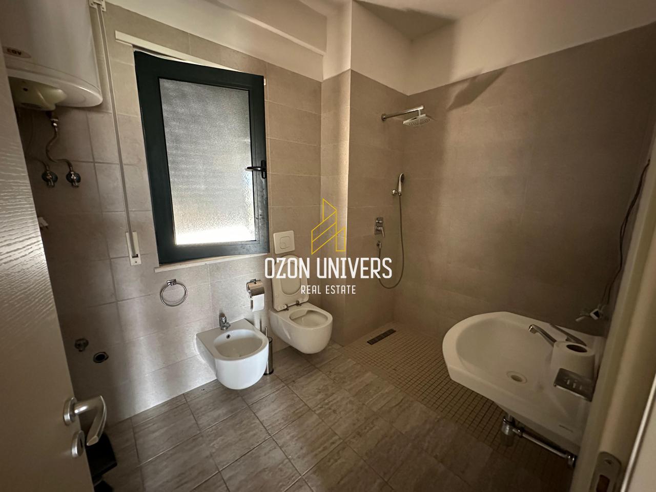 Apartament 3+1+2+parkim për qira tek Green City Residence, Astir!