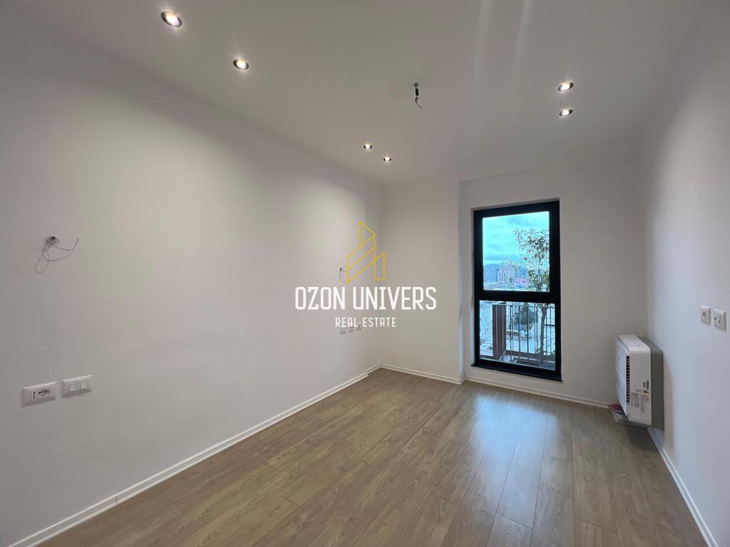 1+1 apartment for rent for business at Garden Building, Kavaja Street!