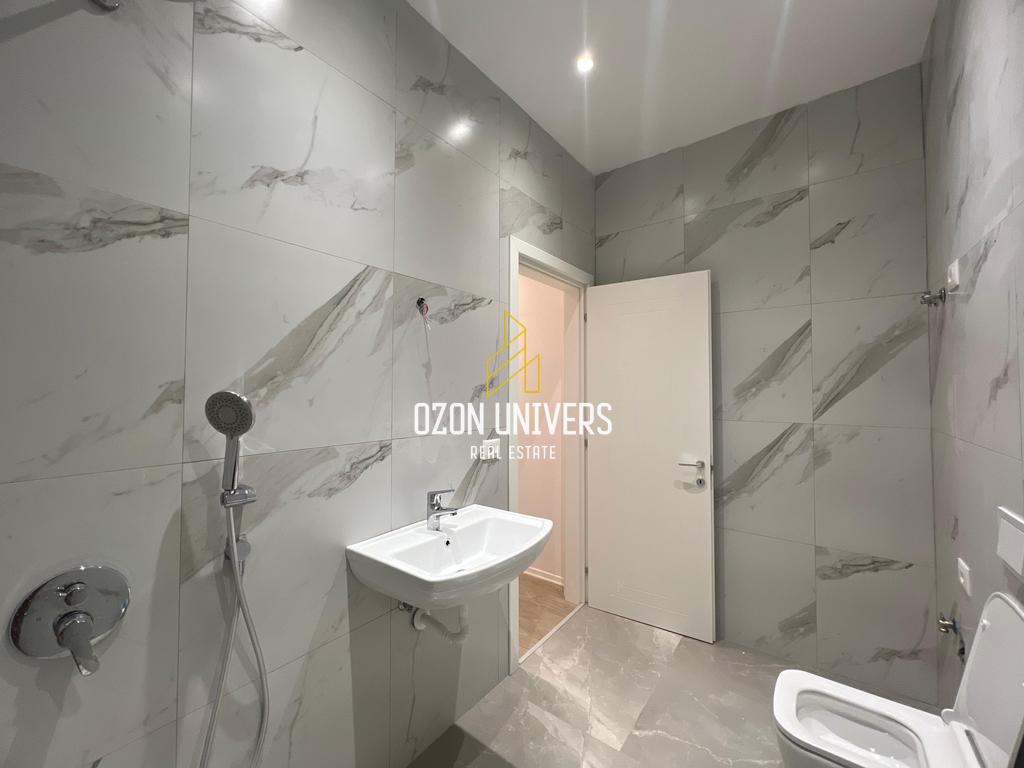 1+1 apartment for rent for business at Garden Building, Kavaja Street!