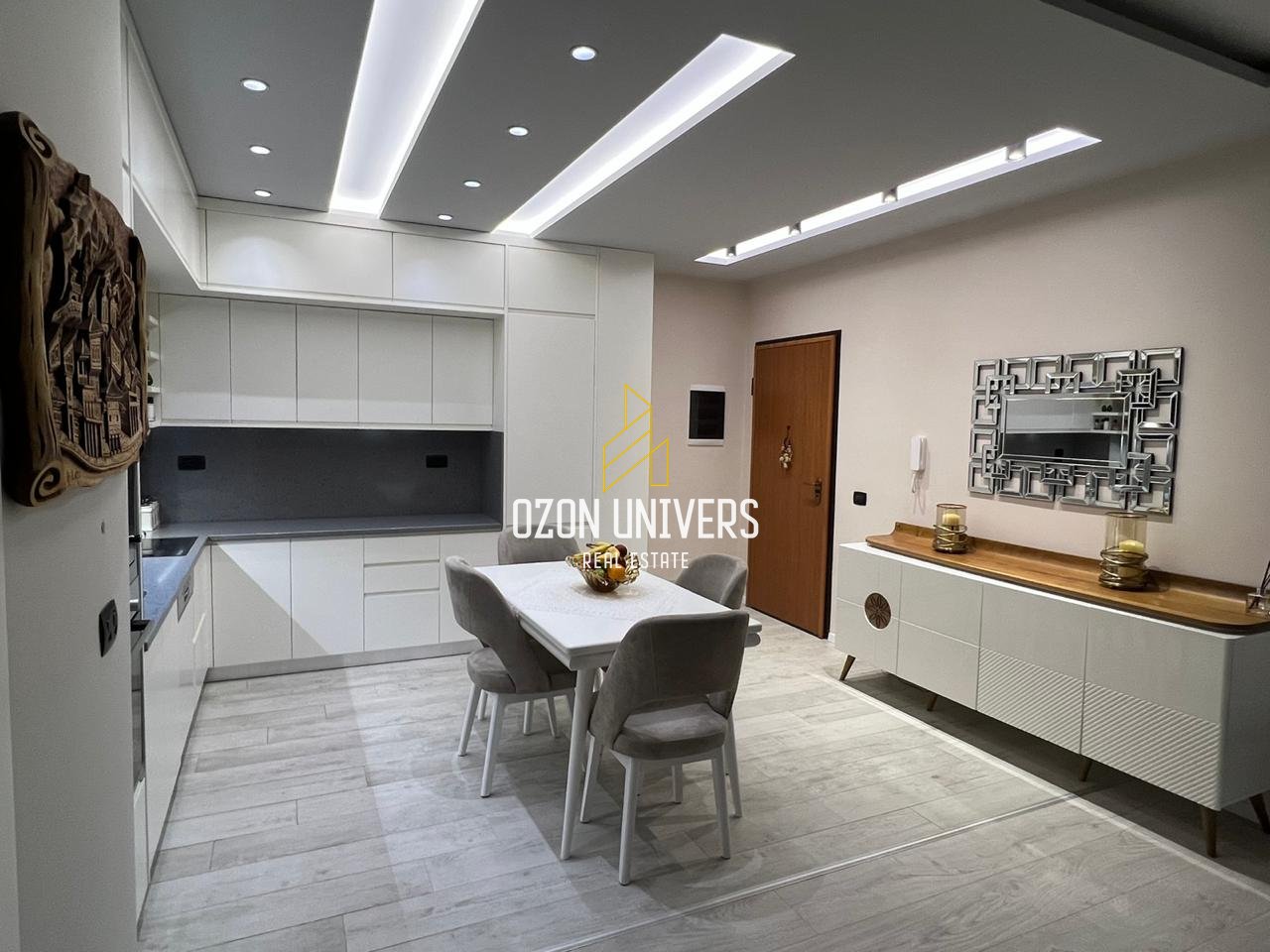 Appartamento 2+1+2 con parcheggio, vicino al Lago di Tirana!