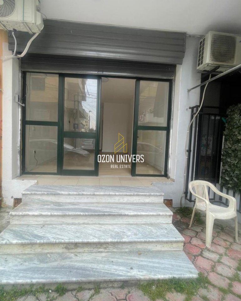 Business premises for sale, behind Globe!