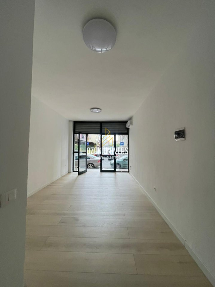 Business premises for sale, behind Globe!