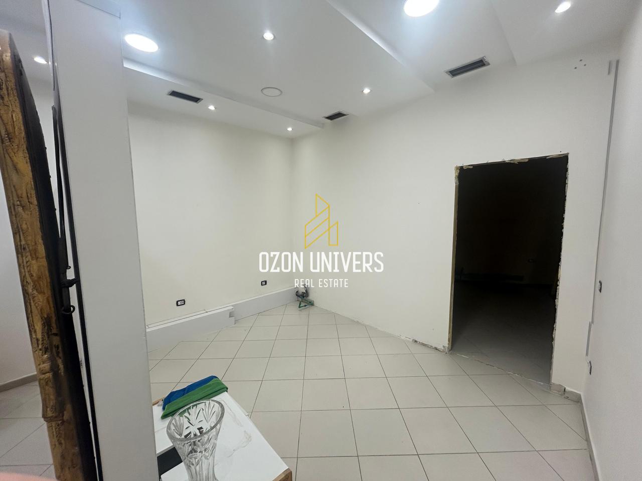 Ambient biznesi për qira - Qendër !