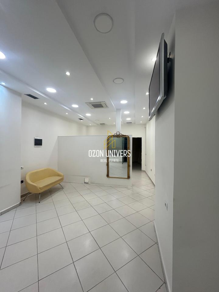 Ambient biznesi për qira - Qendër !