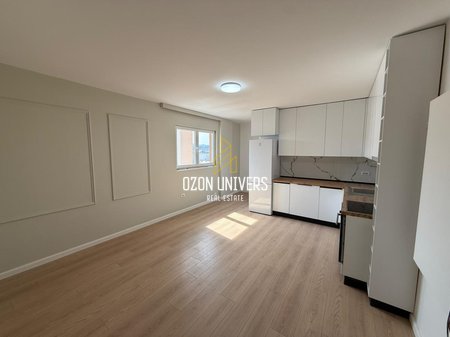 Apartament 2+1 për Qira tek Rruga e Qelqit, Kombinat!