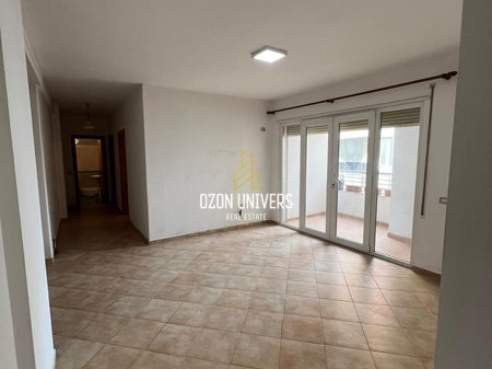 Appartamento 2+1+2 in affitto per abitazione o attività commerciale, ad Astir vicino al Oslo Bar!