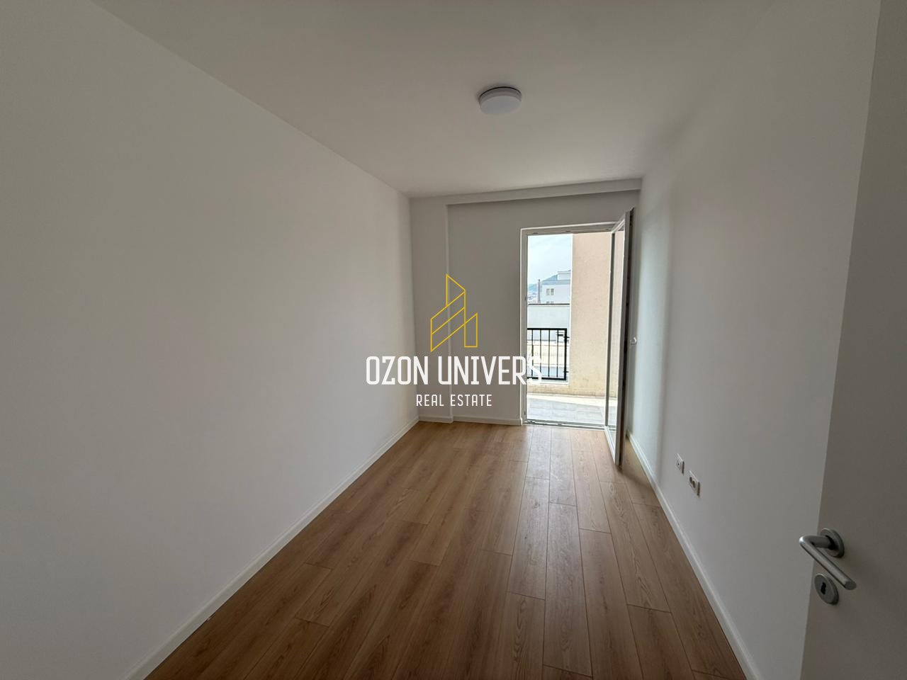 Apartament 2+1 për Qira tek Rruga e Qelqit, Kombinat!