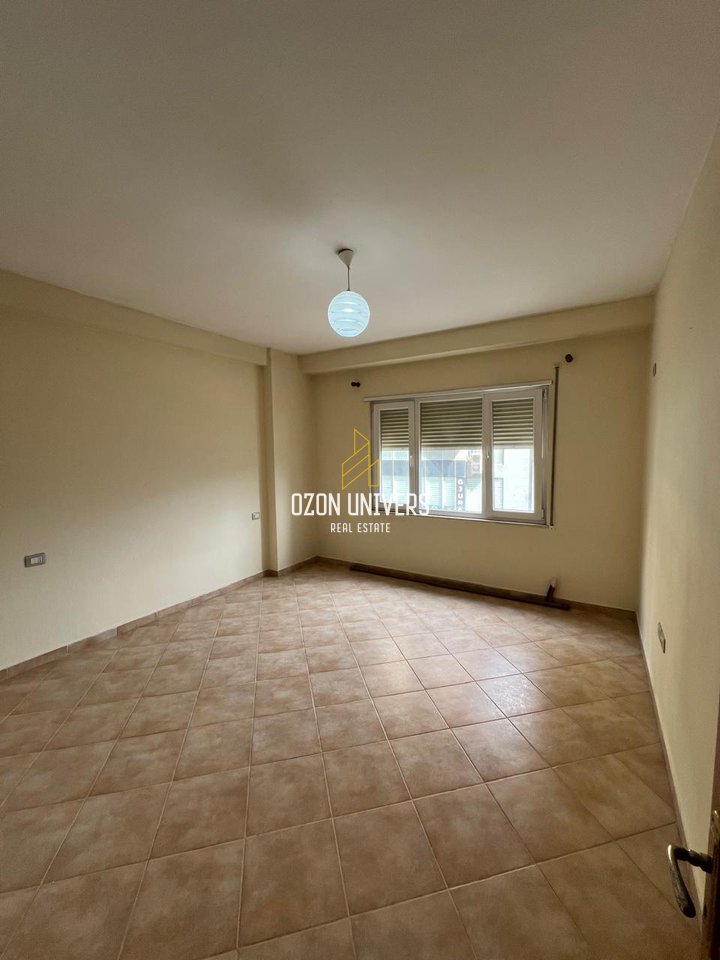 Apartament 2+1+2 me qira per banim ose biznes, në Astir pranë Oslo Bar!