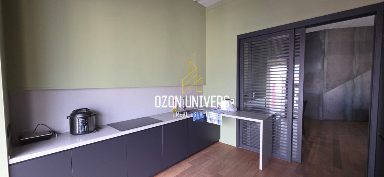 Apartament 3+1+2 për qira, tek Ozone Electronics në Astir!