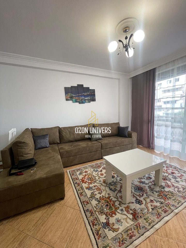 Apartament 2+1+2 për qira, tek Komuna e Parisit!
