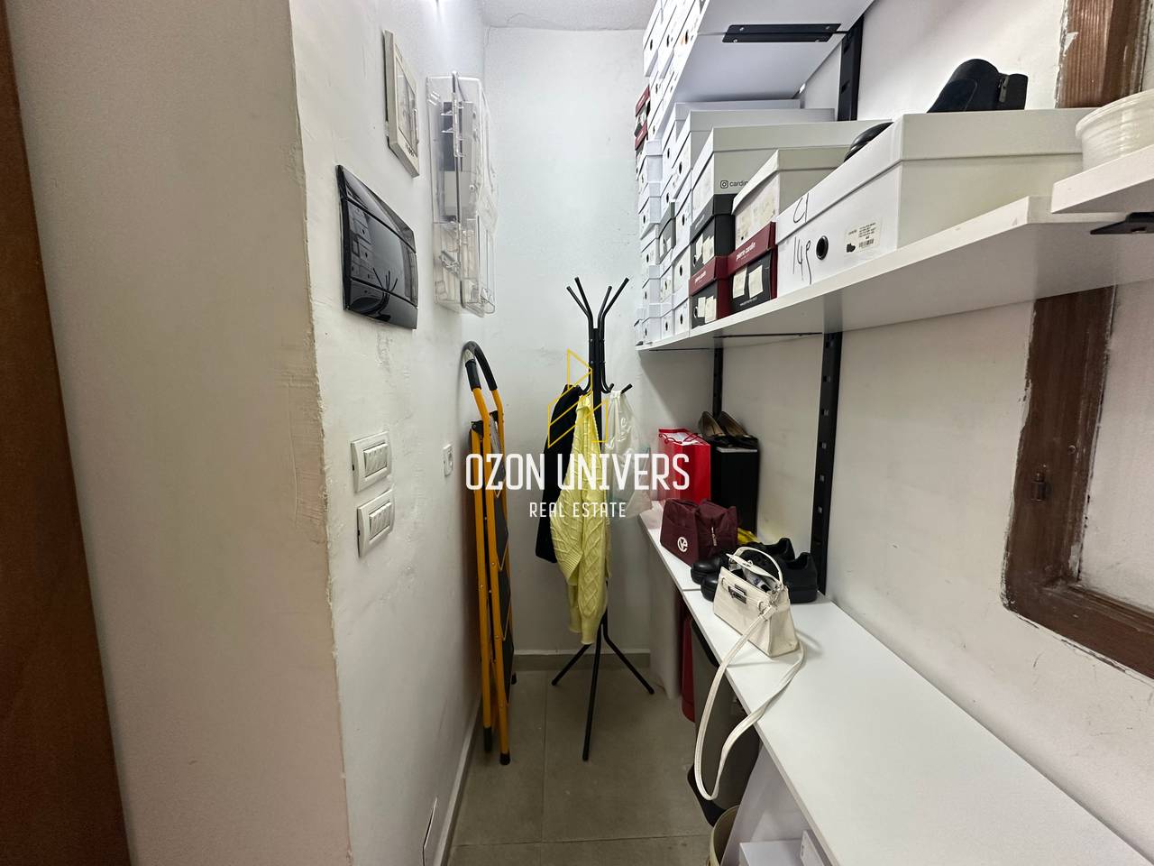 Negozio di Scarpe in Vendita, Myslym Shyr!