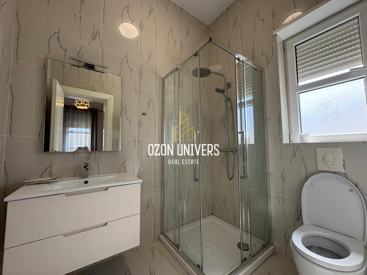 Modern villa for rent at Rolling Hills!