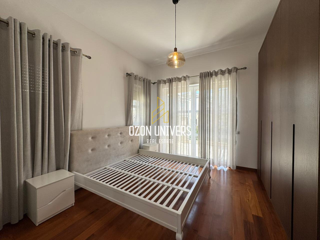 Modern villa for rent at Rolling Hills!