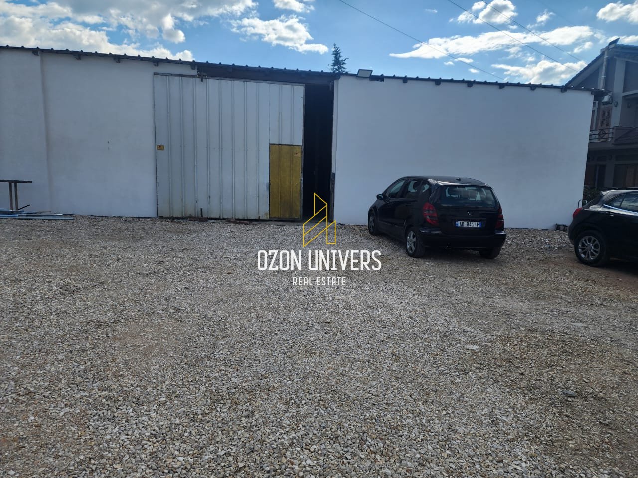 Capannone in affitto, sull'autostrada Tirana-Durazzo, vicino a Casa Italia!