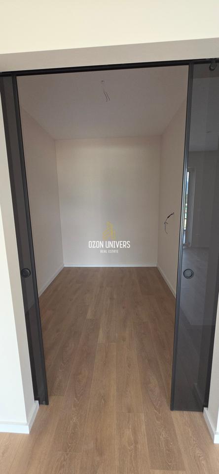 Vilë moderne për shitje, tek Liqeni i Thatë!