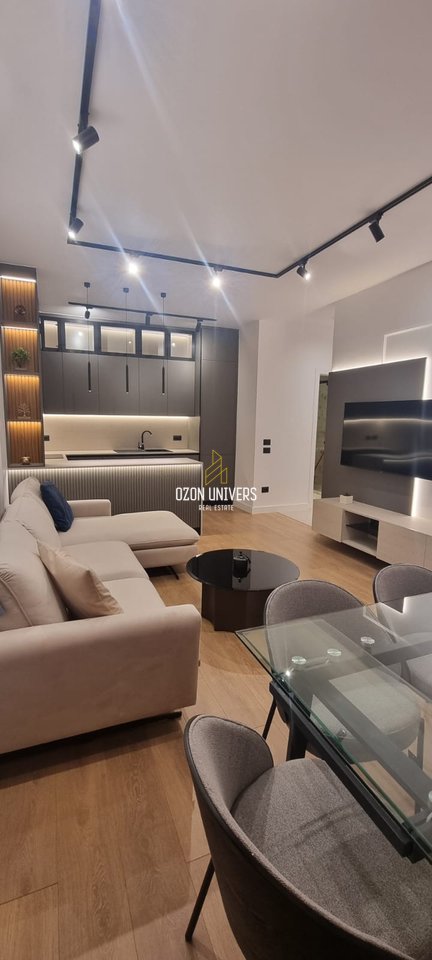 Apartament 2+1+parkim për qira, tek Oxhaku, përballë UET!
