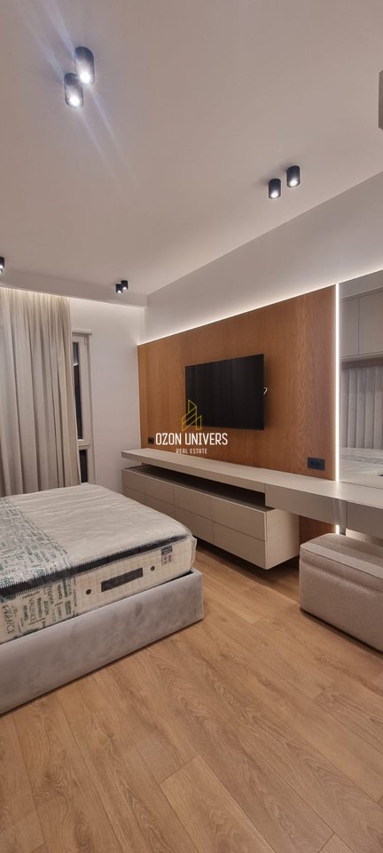 Apartament 2+1+parkim për qira, tek Oxhaku, përballë UET!
