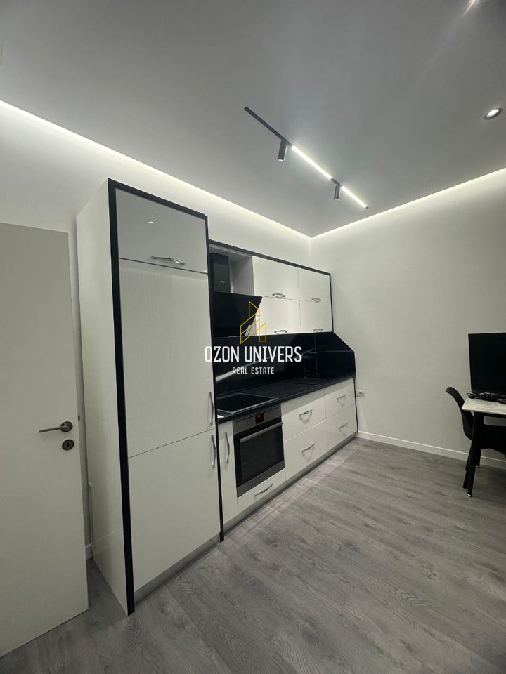 Apartament 1+1 për qira, tek Stadiumi Air Albania!